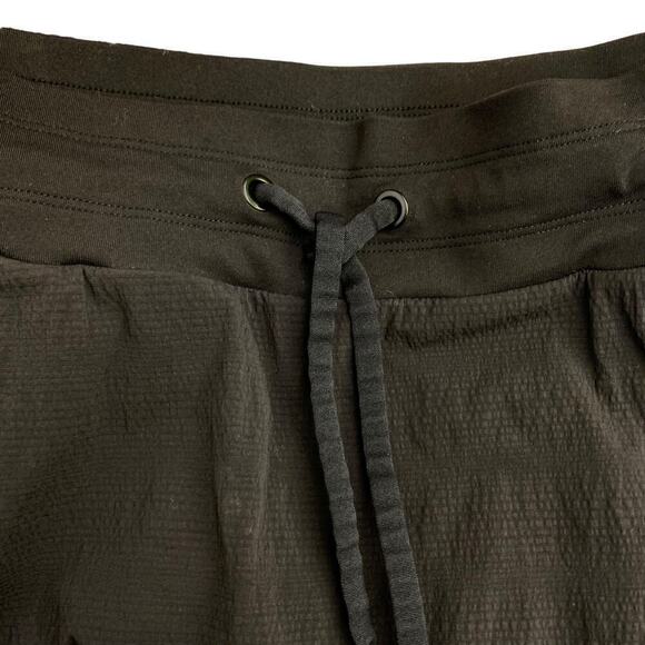 Athleta TREKKIE MID RISE SKORT Black SZ 2 - Picture 4 of 6